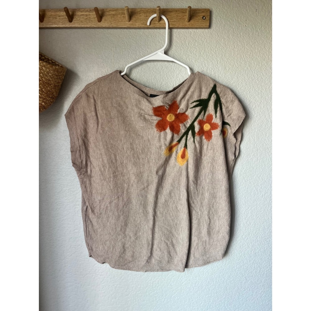 Aaeda Women Taupe Beige Knit Top Felted Floral Applique‎ Cap Sleeve Sweater